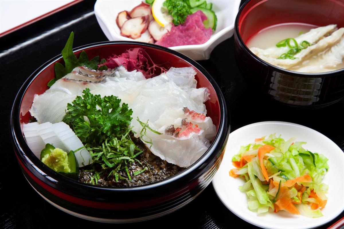 人気のクロメ丼